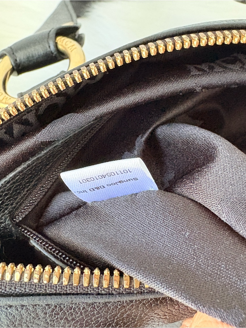 MCM Black Leather Bauletto Boston bag with Gold Hardware - Picture 8 of 16